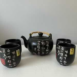 Glazed porcelain teaset